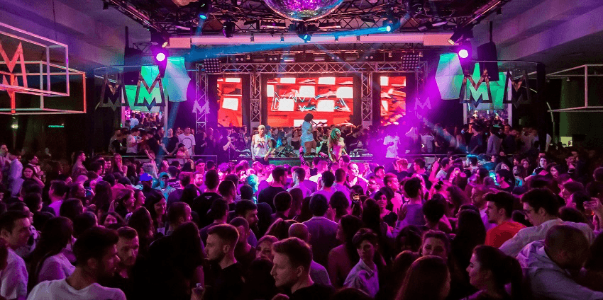 Santiago No Duerme: Tu Guía para el Carrete Perfecto en la Capital